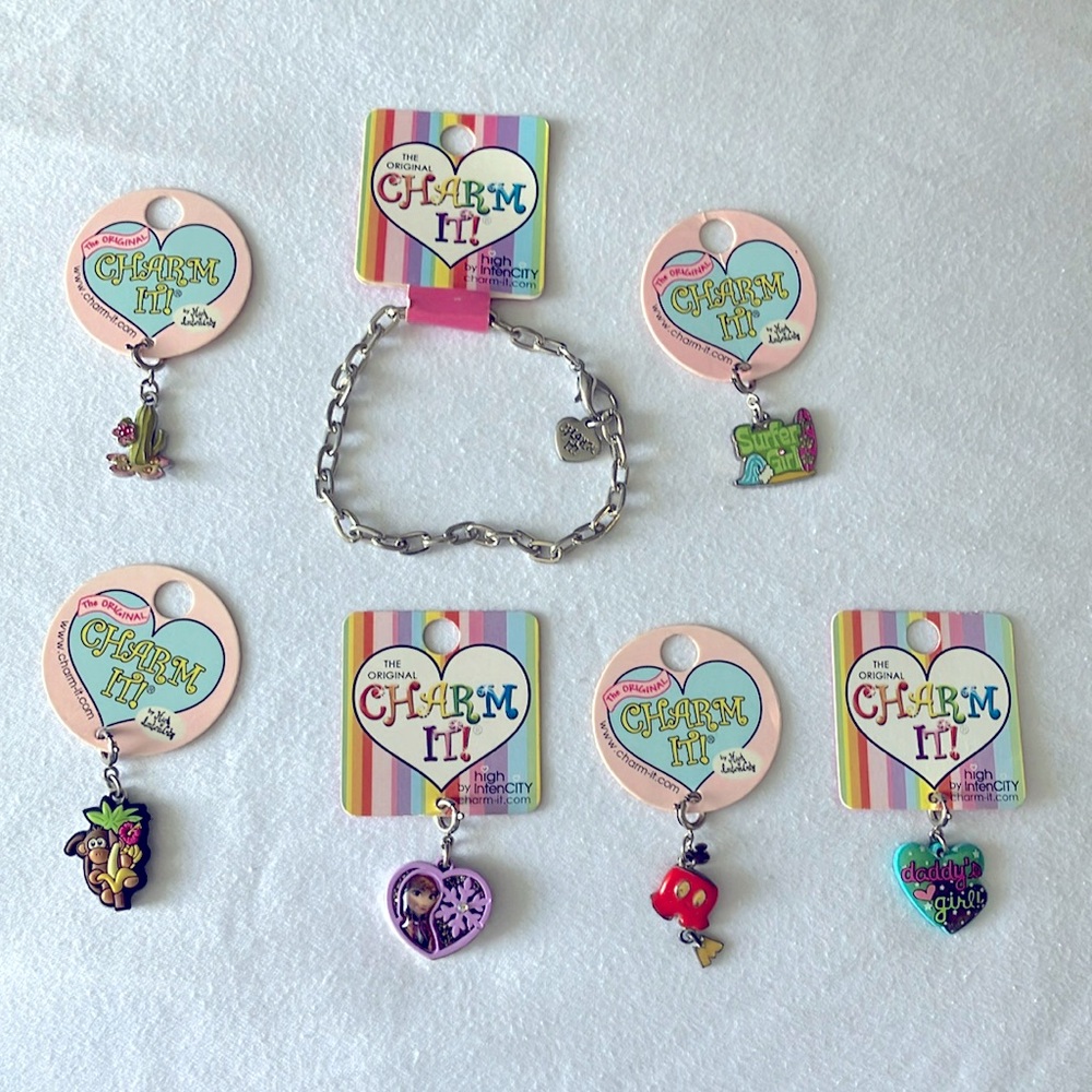 Charm IT! Bracelet and 6 charms By High Intensity